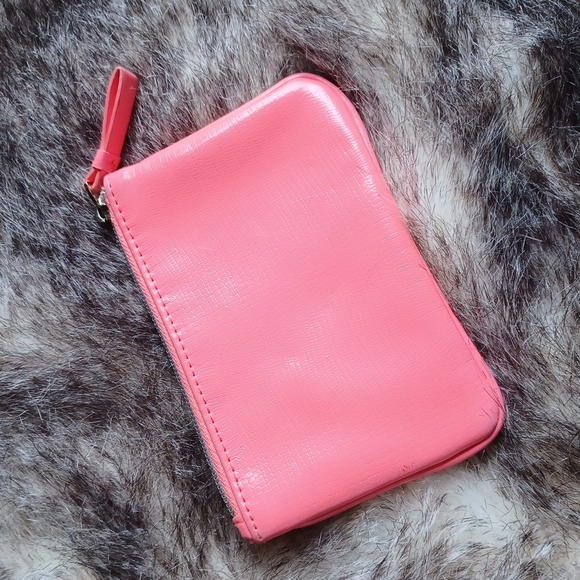 Victoria's Secret  case - Picture 3 of 9